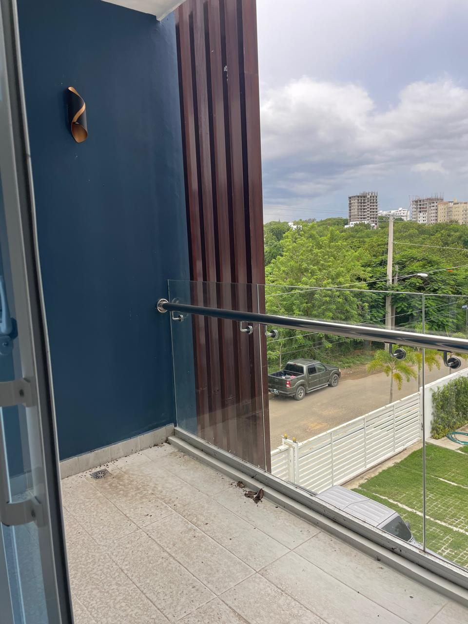 9f54d2a0-55b6-40e4-bf82-f3d385d5d6c4