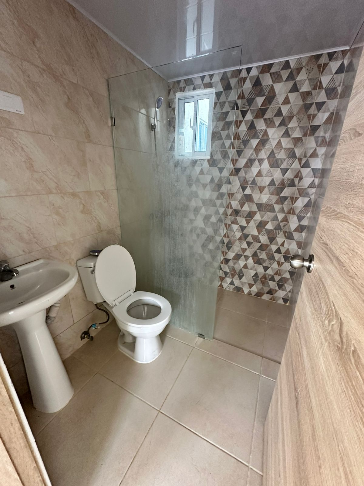 12d2eee5-ffca-45b3-b838-215decf2ea7a