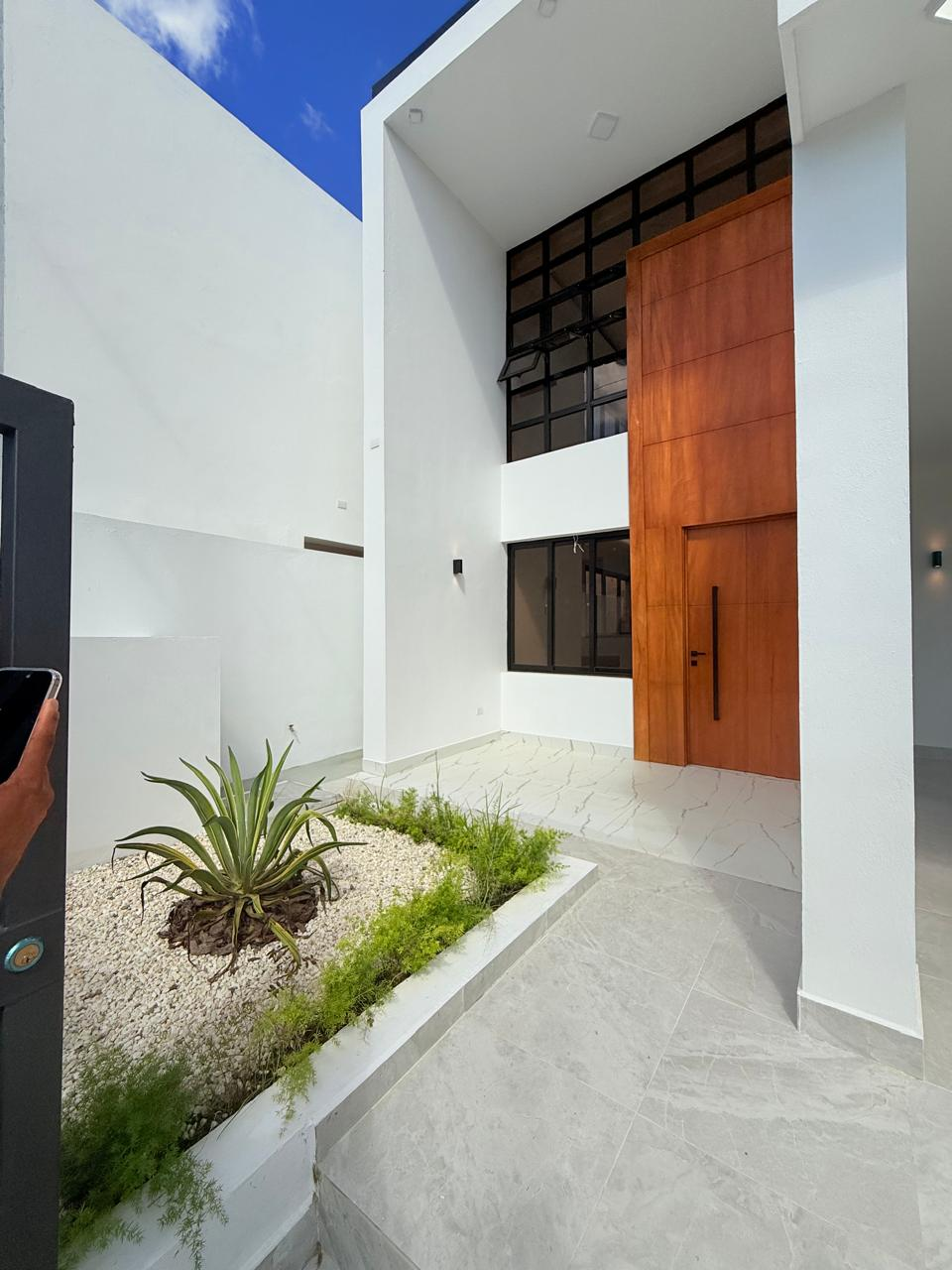 27684c75-2272-417b-8697-8a57655fc5e1