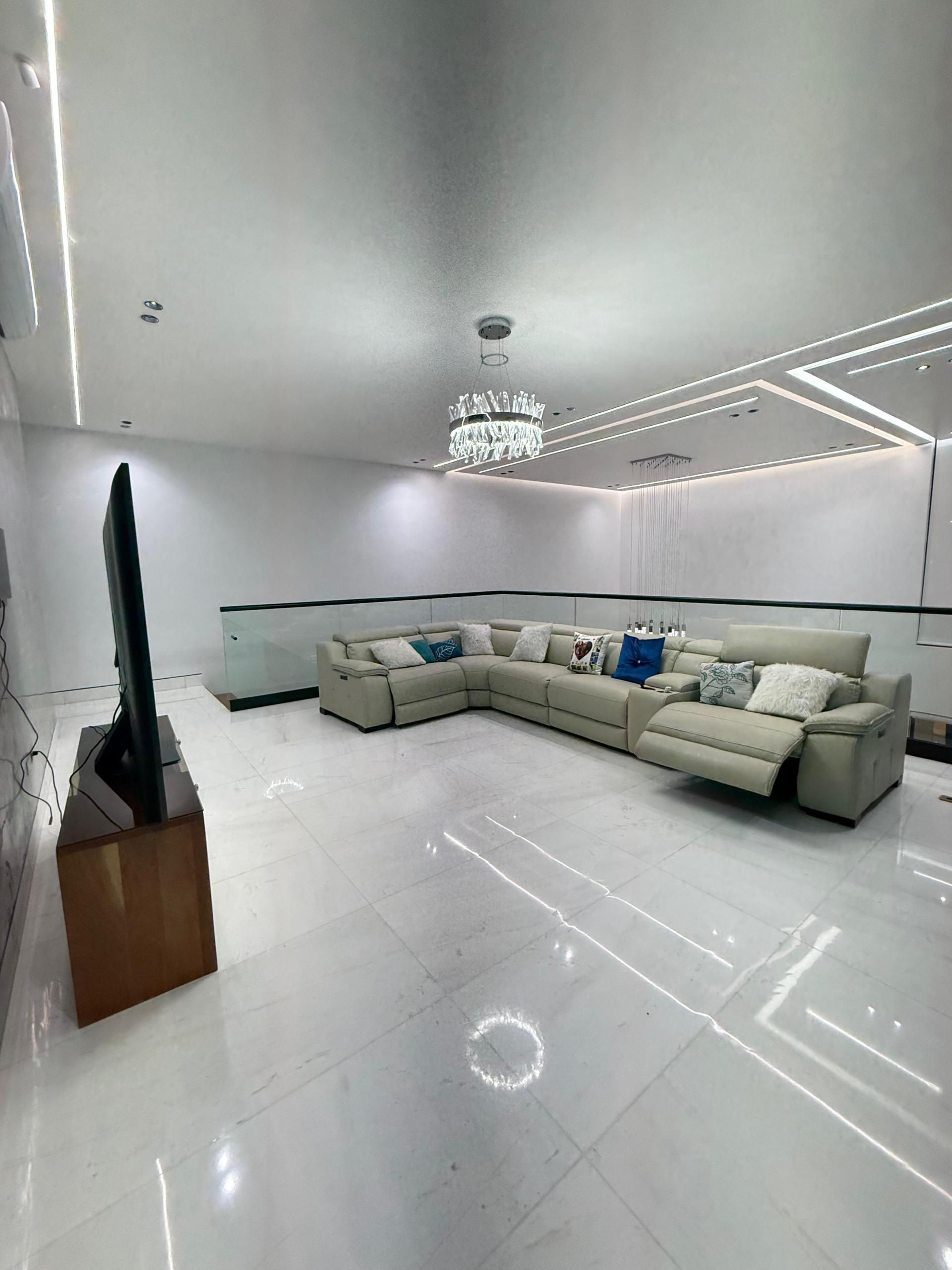 be727ec6-4373-4004-bc1d-42f411dee2df