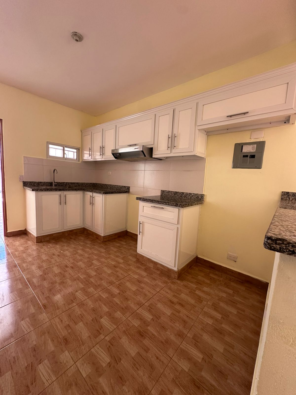 c4965e22-9293-471e-9691-ce81289ce1ab